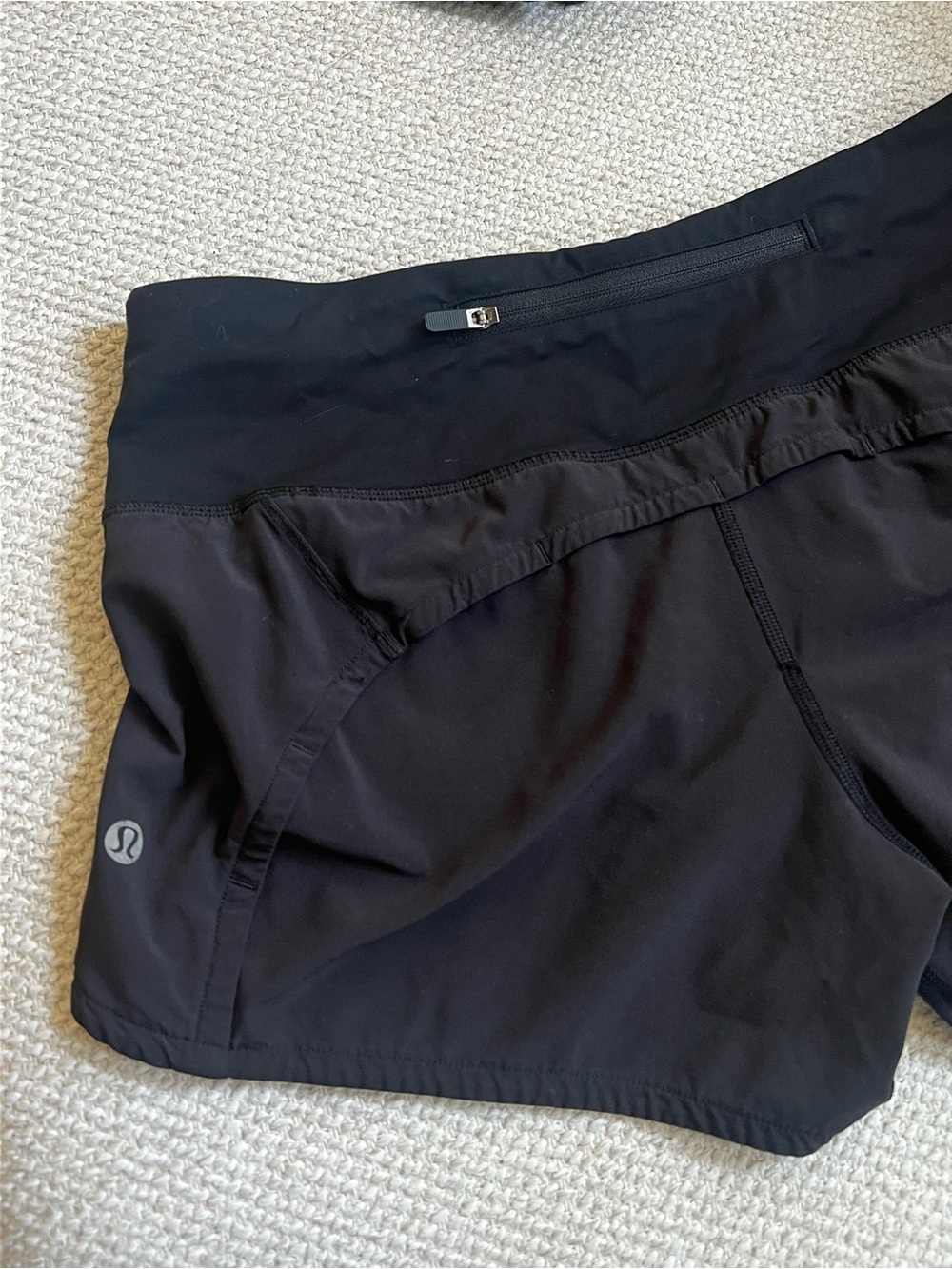 lululemon athletica Black Women's run times II shirts size 4, 4 inch inseam
